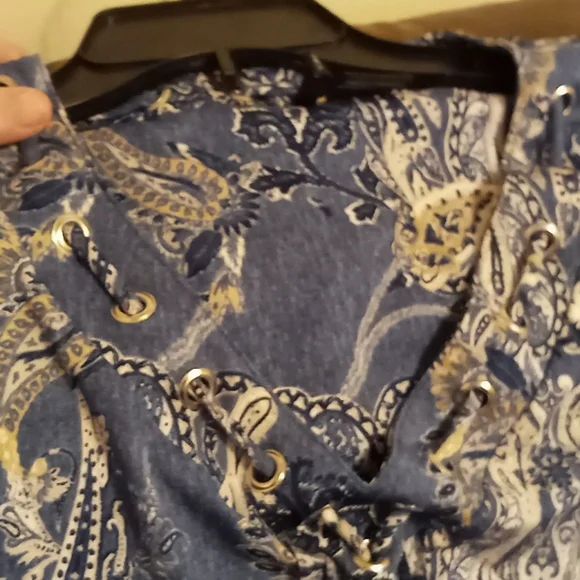 New Directions Blouse - Picture 2 of 3